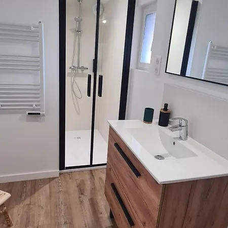 Le Petit - Climatise Avec Parking Gratuit アパート